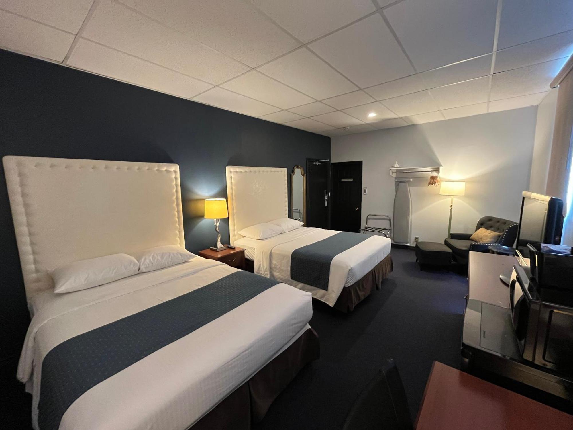Le Voyageur Inn Mattawa Exteriör bild
