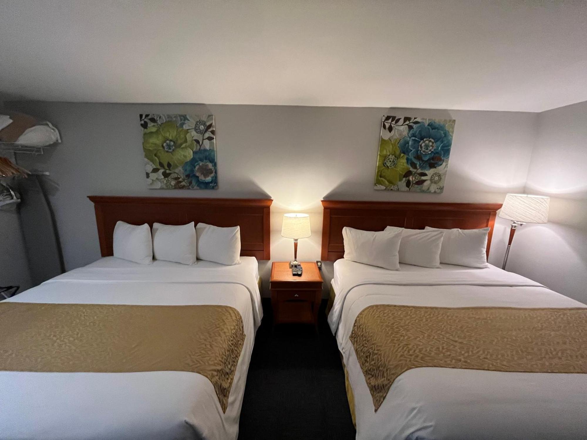 Le Voyageur Inn Mattawa Exteriör bild