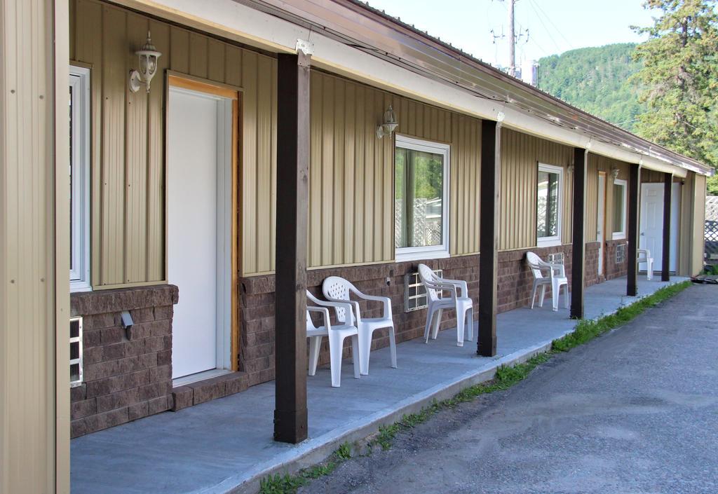 Le Voyageur Inn Mattawa Exteriör bild
