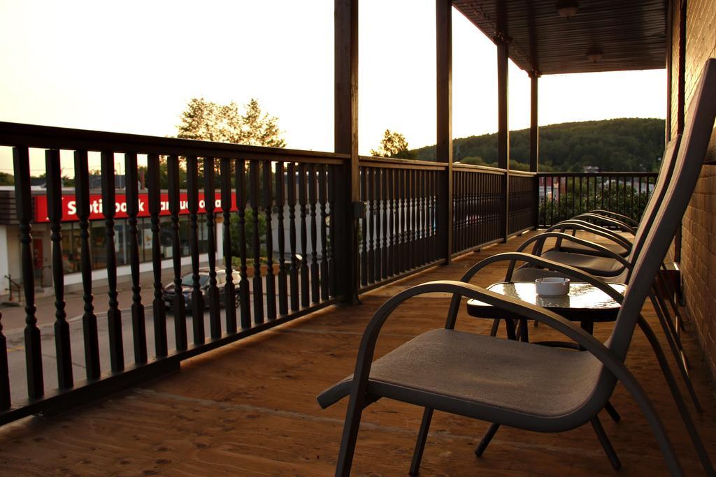 Le Voyageur Inn Mattawa Exteriör bild